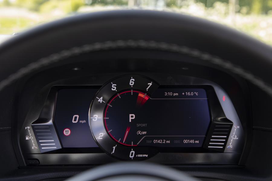Панель приборов Toyota GR Supra (A90) 2019 года  (UK) (фото 81 из 91)